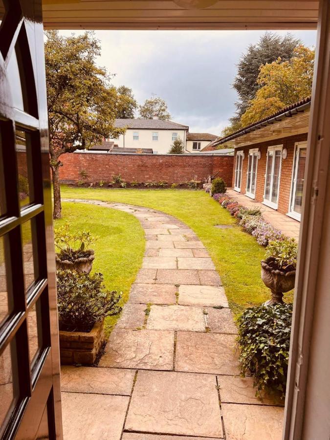 Selborne Studios Off Road Gated Parking Coventry Buitenkant foto